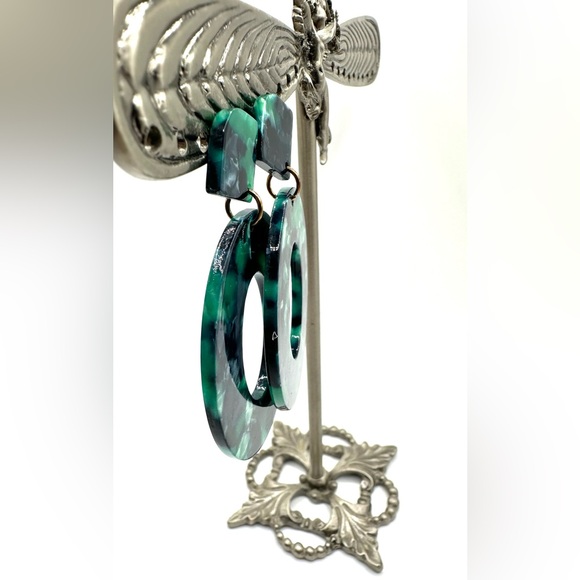 Maison Oval Pierced Earrings in Blue/Green - Picture 4 of 9